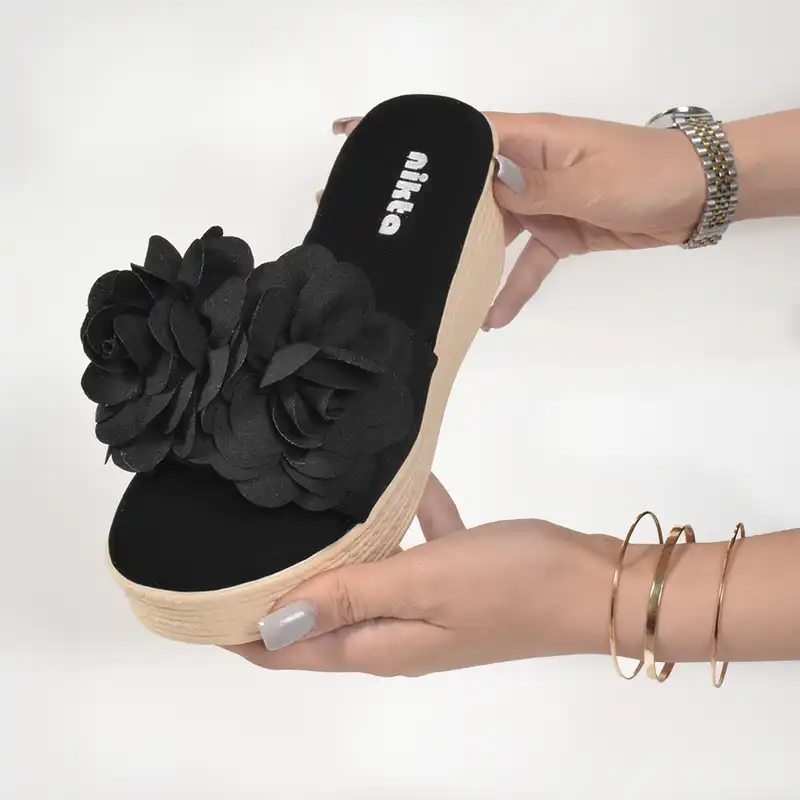 صندل زنانه نیکتا مدل گلدار کد B.K.2.3.1.7