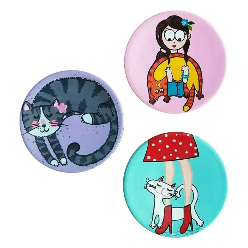 بشقاب دیوارکوب سفالی طرح دختر و گربه کد D176 مجموعه 3 عددی