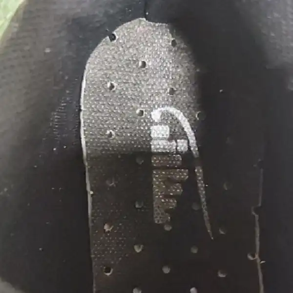 کفش پیاده روی زنانه سارزی مدل 23_m.e.s-m.e.s