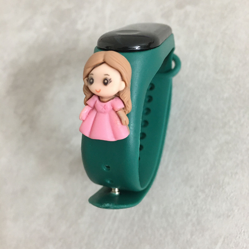 ساعت مچی دیجیتال دخترانه مدل ضد آب سیلیکونی  دخترک فانتزی کد W G SBz 44