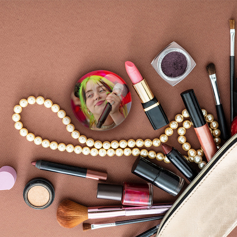 آینه جیبی خندالو مدل بیلی آیلیش Billie Eilish  کد 2775