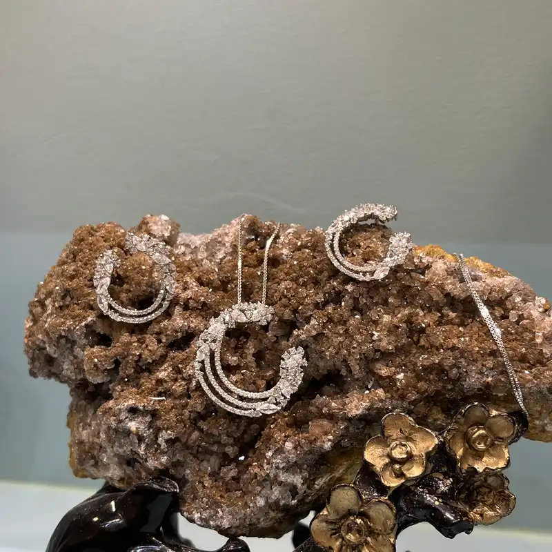 نیم ست نقره زنانه مدل جواهری هلالی با تگین اتریشی 33-40