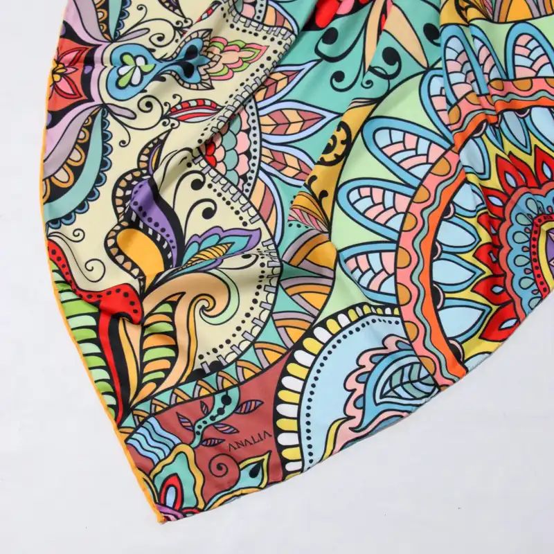 روسری زنانه مدل ابریشم طرح سنتی شاد کد 2972