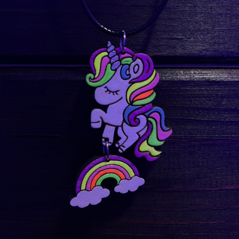 گردنبند دخترانه مدل چوبی طرح یونیکورن