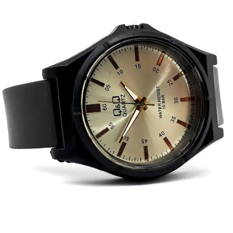 ساعت مچی عقربه ای مدل کلاسیک کد q2