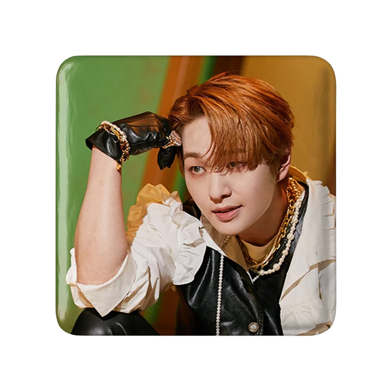 مگنت خندالو طرح اونیو گروه شاینی Shinee  مدل مربعی کد 21311