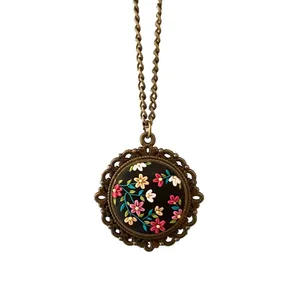 گردنبند زنانه مدل گل های بهاری