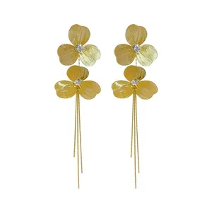 گوشواره زنانه مدل گل Th500