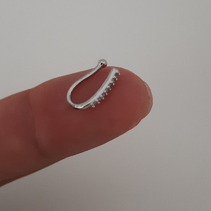 پیرسینگ بینی زنانه مدل فیک نگینی