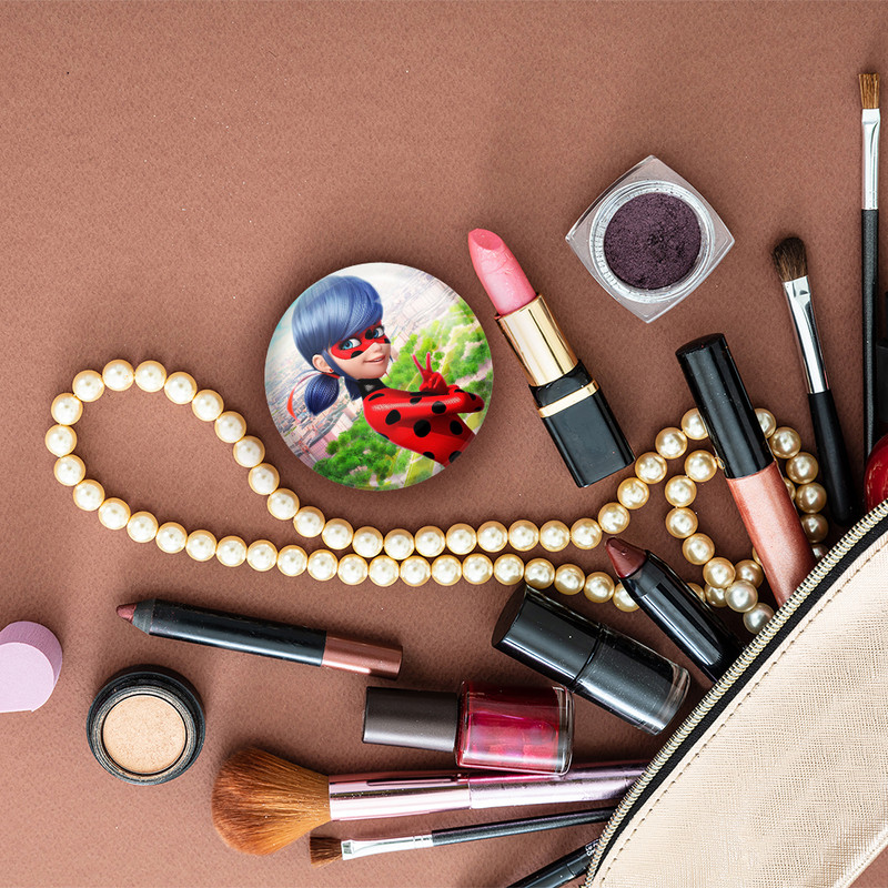 آینه جیبی خندالو مدل دختر کفشدوزکی  کد 2820