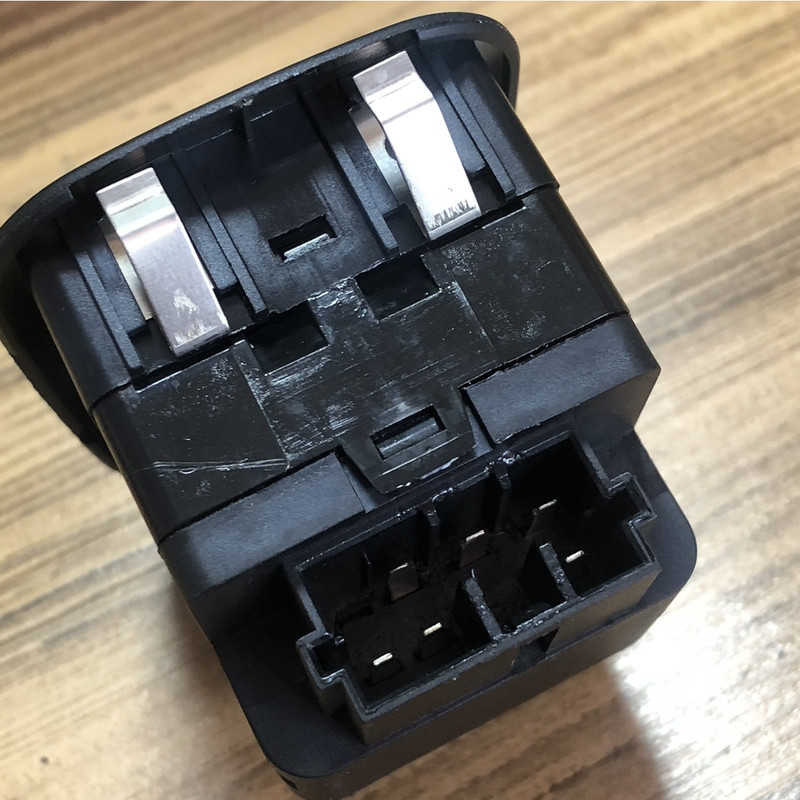 کلید شیشه بالابر خودرو چیکال مدل K-635 -مناسب برای پژو 206 تیپ 2