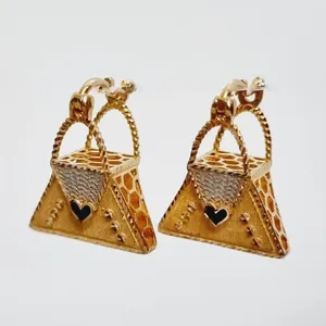 گوشواره طلا 18 عیار زنانه گالری یارطلا  مدل کیفی کد AGKF02