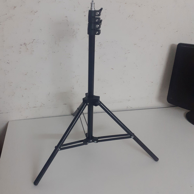 سه پایه نگهدارنده نور کد AA100