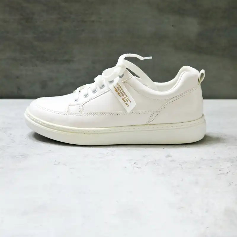 کفش روزمره زنانه مدل لاما کلاسیک