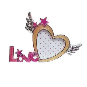 قاب عکس طرح love