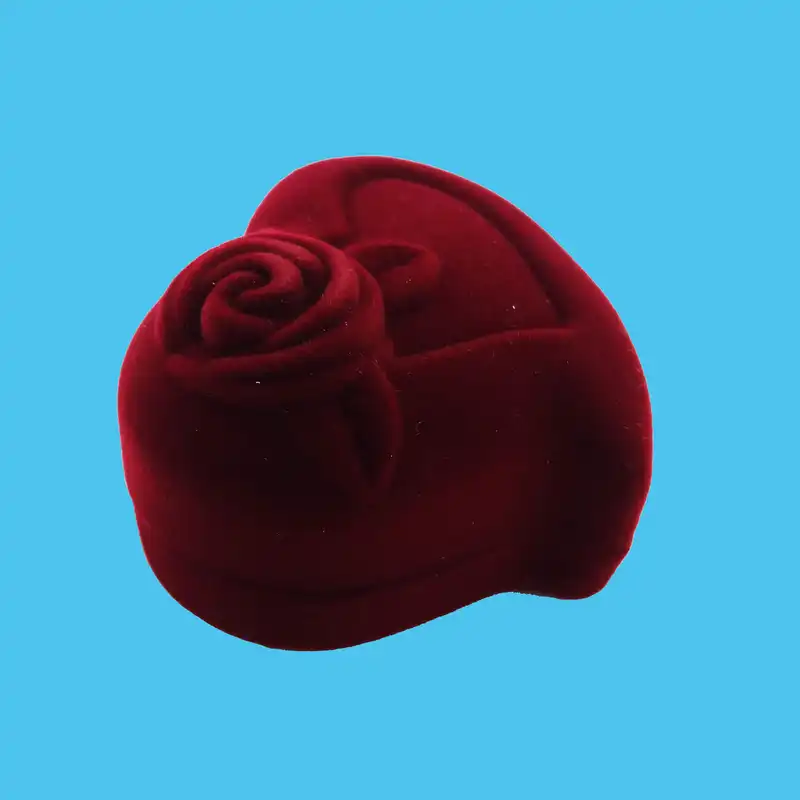 جعبه انگشتر مدل قلب کد NG9201