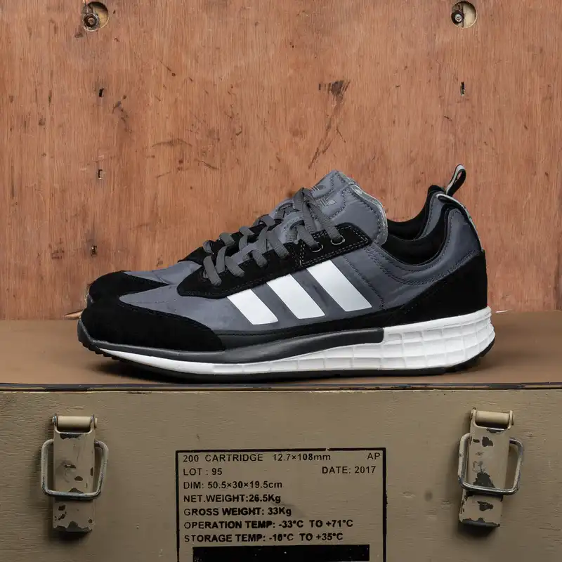 کفش مخصوص دویدن مدل sl7200 blkwh 10401075