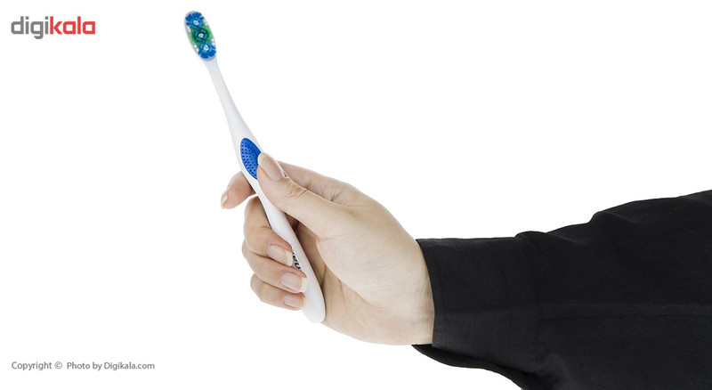 مسواک کلگیت مدل 360 Clean با برس متوسط مسواک کلگیت مدل 360 Clean با برس متوسط