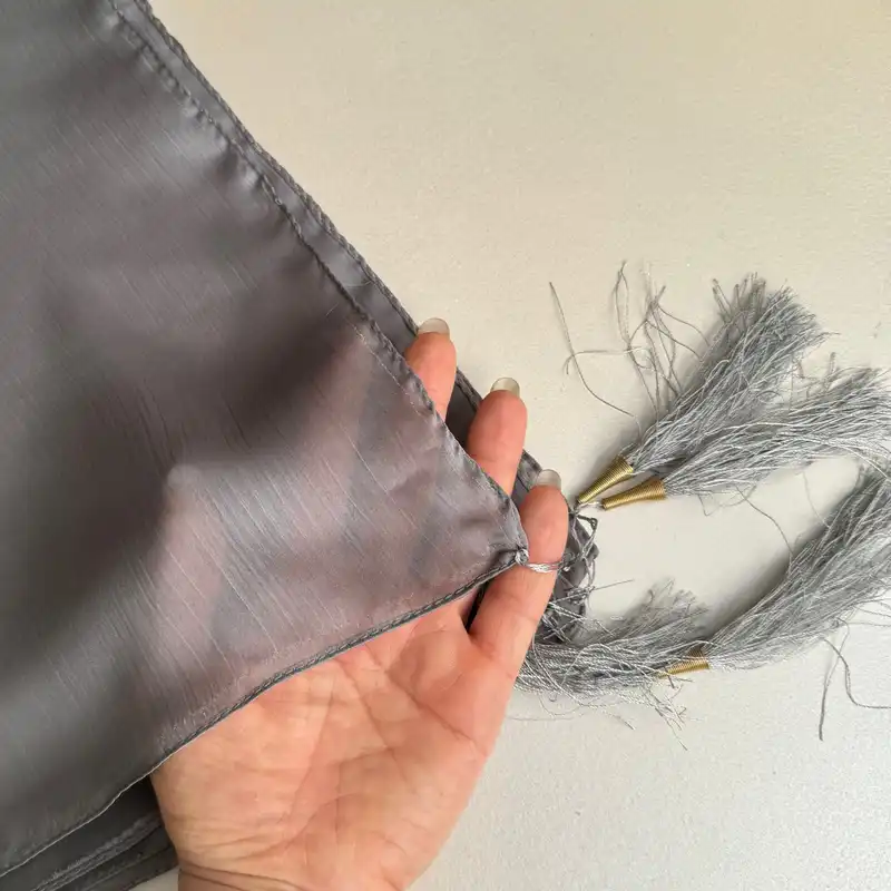 شال زنانه مدل حریر شیشه ای ساده نازک منگوله دار کد 32