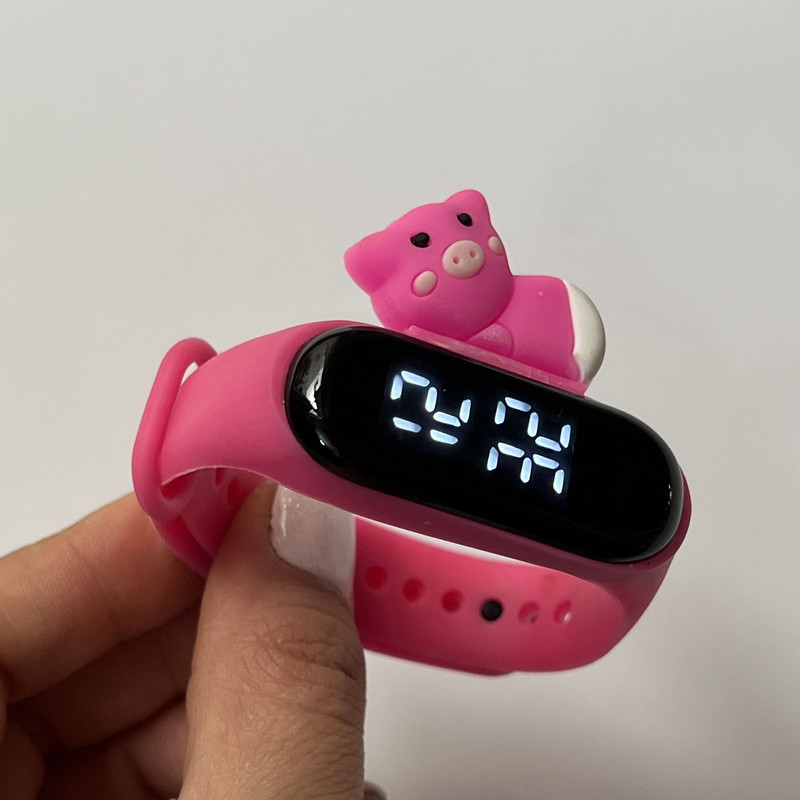 ساعت مچی دیجیتال بچگانه مدل ضد آب سیلیکونی  خوک خوابیده PIG PIN کد BB