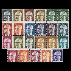 تمبر یادگاری مدل خارجی مجموعه 23 عددی