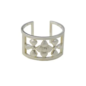 انگشتر نقره زنانه طرح شکوفه بهاری کد r 25