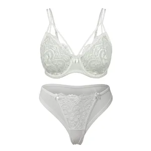 ست شورت و سوتین زنانه بارون مدل دانتل گل دار کد K2