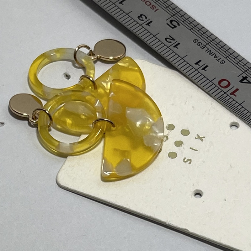 گوشواره دخترانه سیکس مدل 247 گوشواره دخترانه سیکس مدل 247