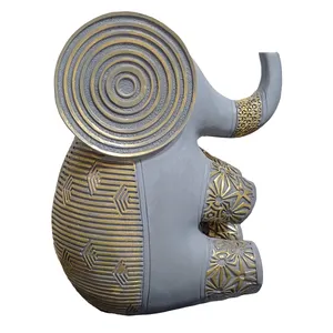 مجسمه مدل فیل نشسته