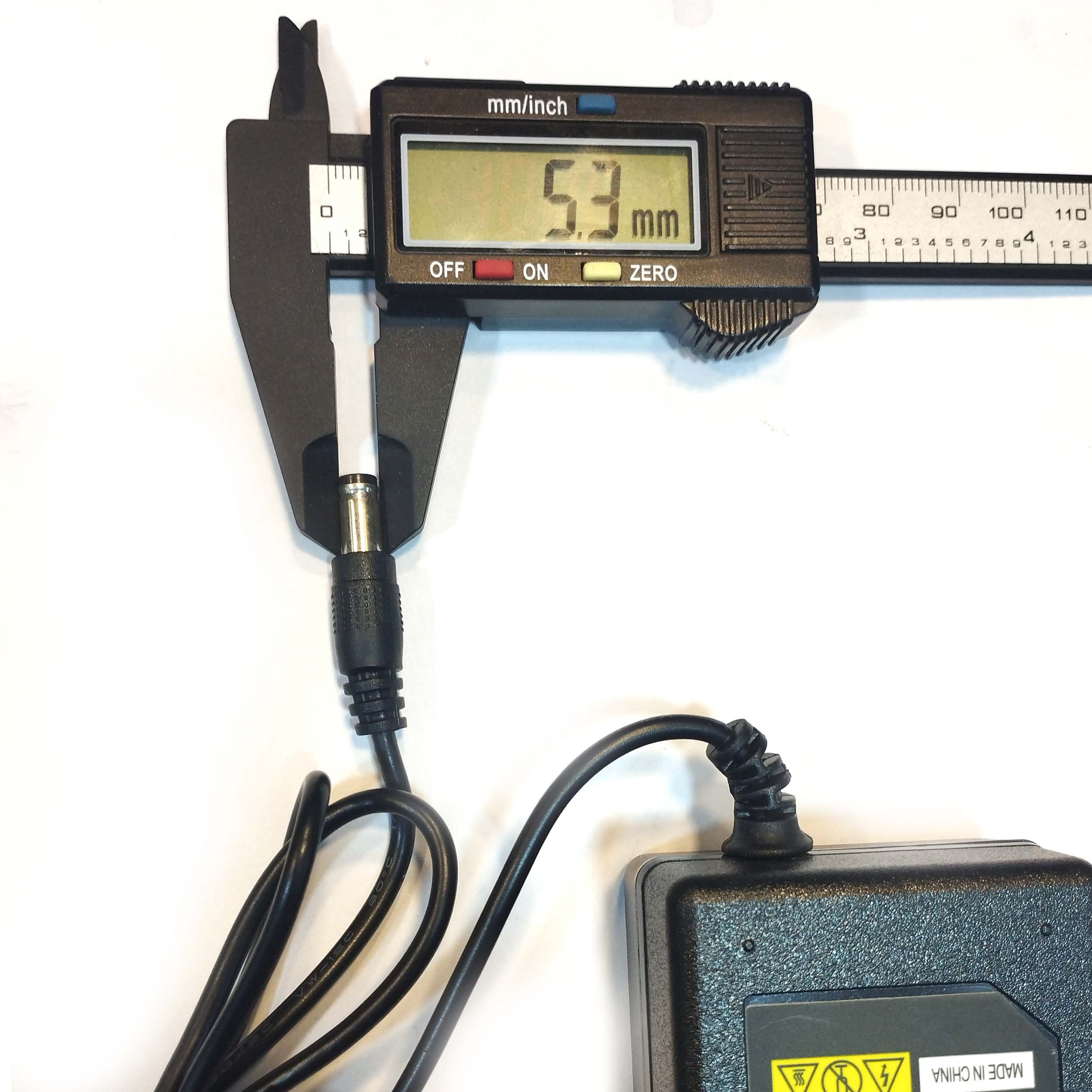 آداپتور 12 ولت 5 آمپر مدیانور مدل KSRE-12V-5A