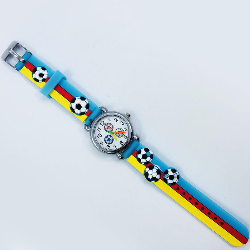 ساعت  مچی عقربه ای پسرانه مدل توپ فوتبال