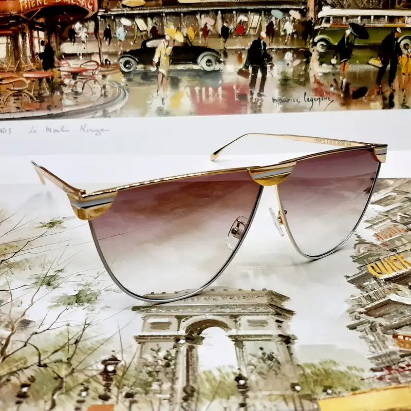 عینک آفتابی زنانه  مدل FF0467S01q