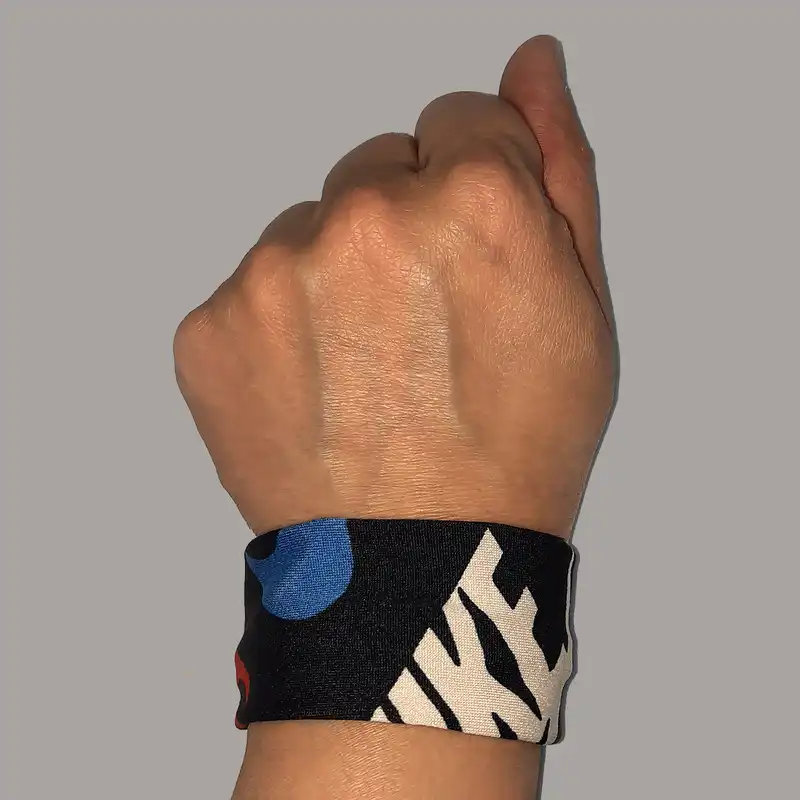 دستمال سر و گردن مدل 30 بسته 3 عددی به همراه مچ بند