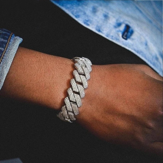 دستبند مدل فول نگین کد Cuban 2024 دستبند مدل فول نگین کد Cuban 2024