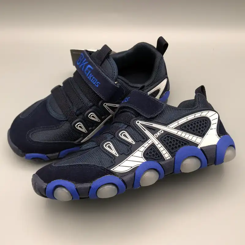 کفش پیاده روی بی کی جی کیدز مدل چراغ دار کد 410