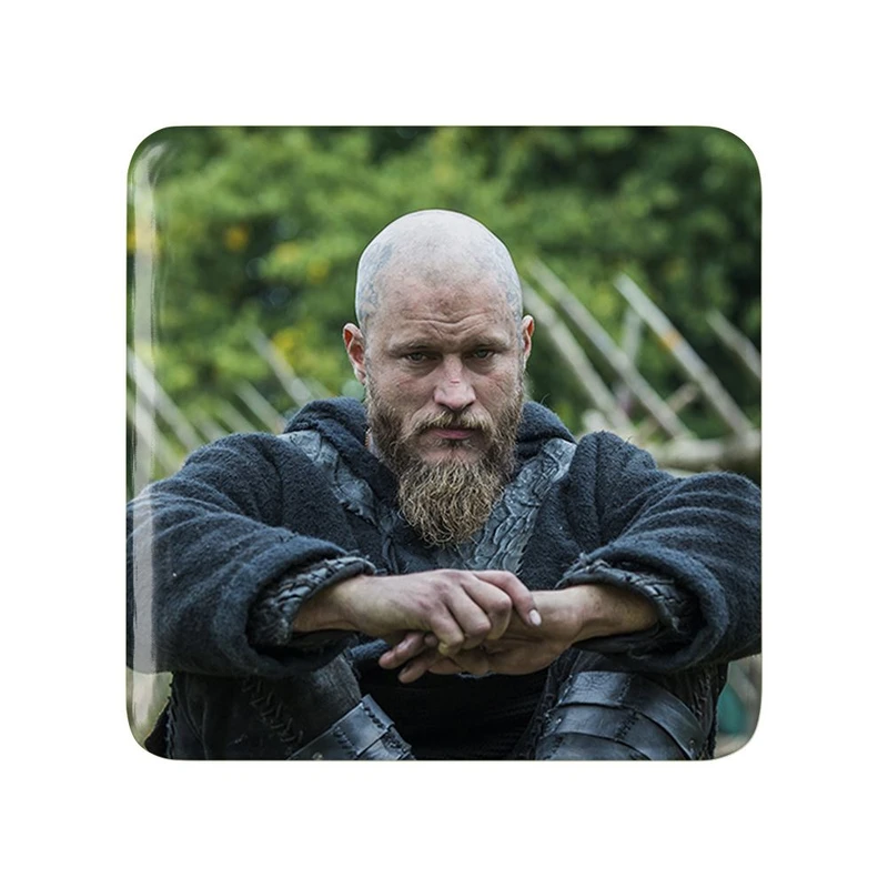 مگنت خندالو مدل رگنار سریال وایکینگ ها Vikings کد 29108