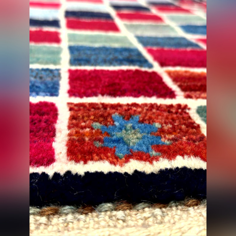 گبه سنتی قشقایی یک متری طرح شطرنجی مدل G11 زمینه رنگی