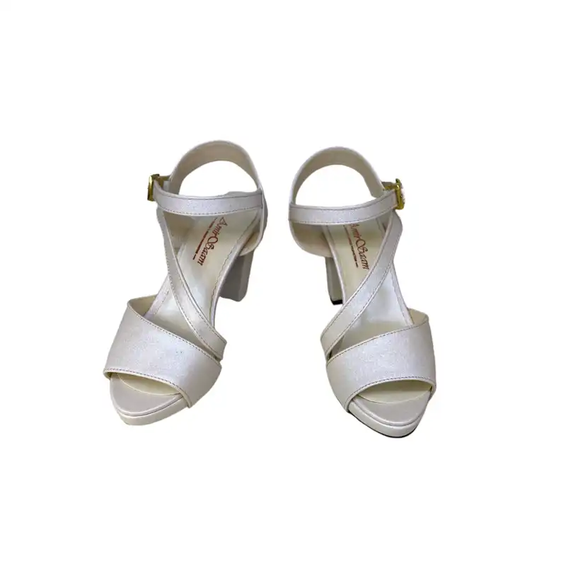 صندل زنانه مدل هالــــــه لـــــمه رنگ سفید صدفی