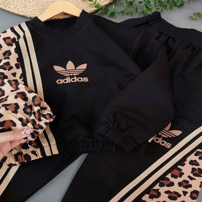 عکس شماره 5 : ست سویشرت و شلوار راحتی دخترانه مدل ترکیبی پلنگی