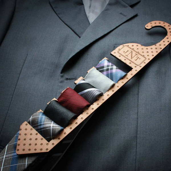 آویز کراوات مدل MK آویز کراوات مدل MK