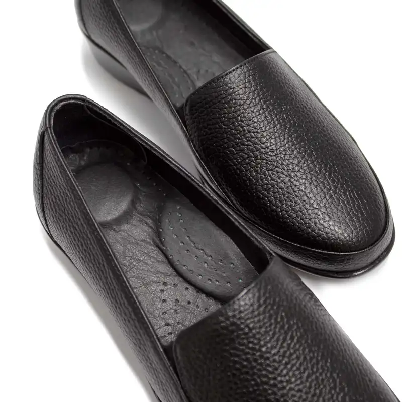 کفش طبی زنانه مدل آتوسا رنگ مشکی