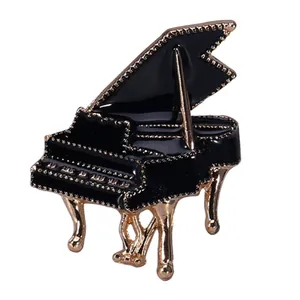 گل سینه زنانه مدل پیانو کد ngr413