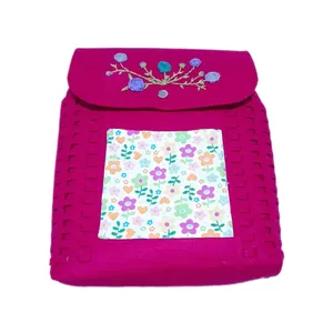 کوله پشتی دخترانه مدل نمدی طرح گلدوزی