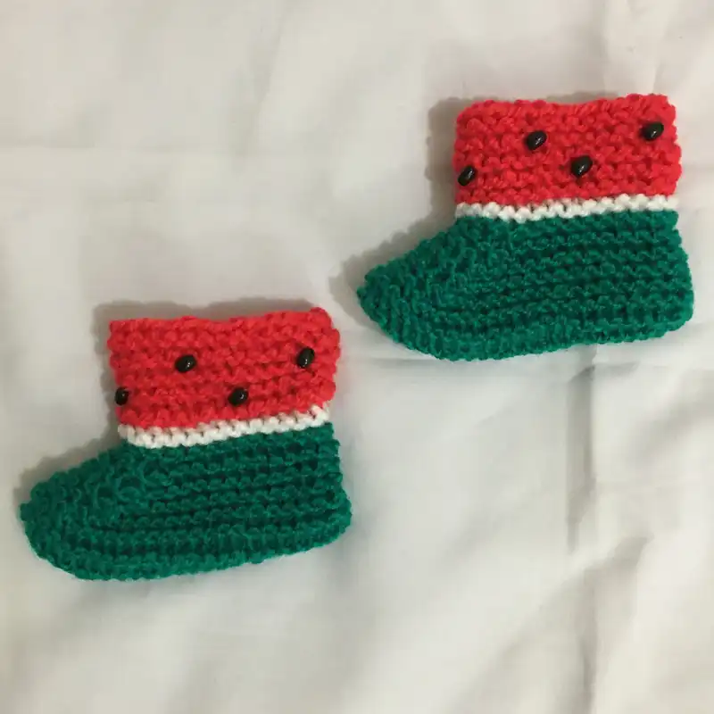 پاپوش بافتنی نوزادی طرح هندوانه یلدا کد yal99