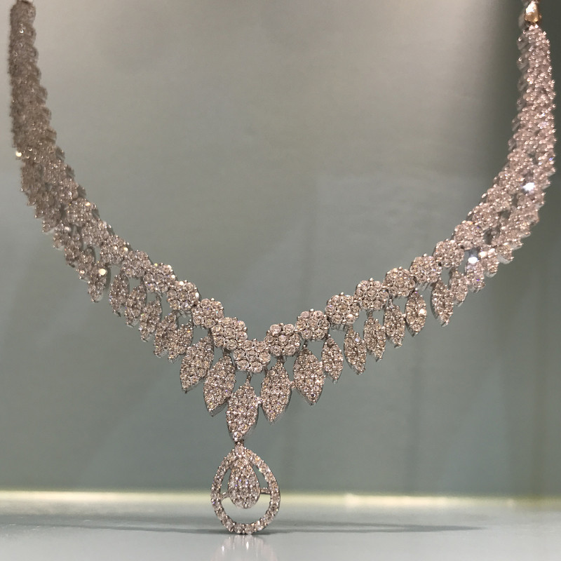 نیم ست نقره زنانه مدل جواهر اشکی مزین به نگین اتریشی