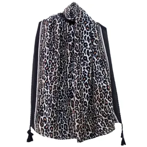 شال زنانه مدل پلیسه چهارفصل پلنگی