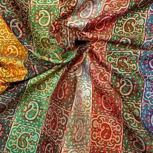 پارچه لباس طرح ترمه کد 106.rngi