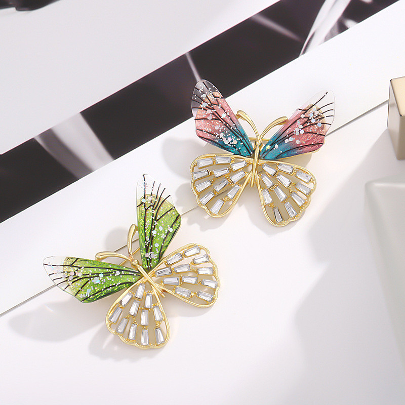 گل سینه زنانه مدل پروانه