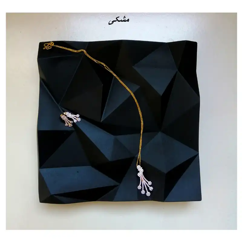 استند جواهرات مدل الماس