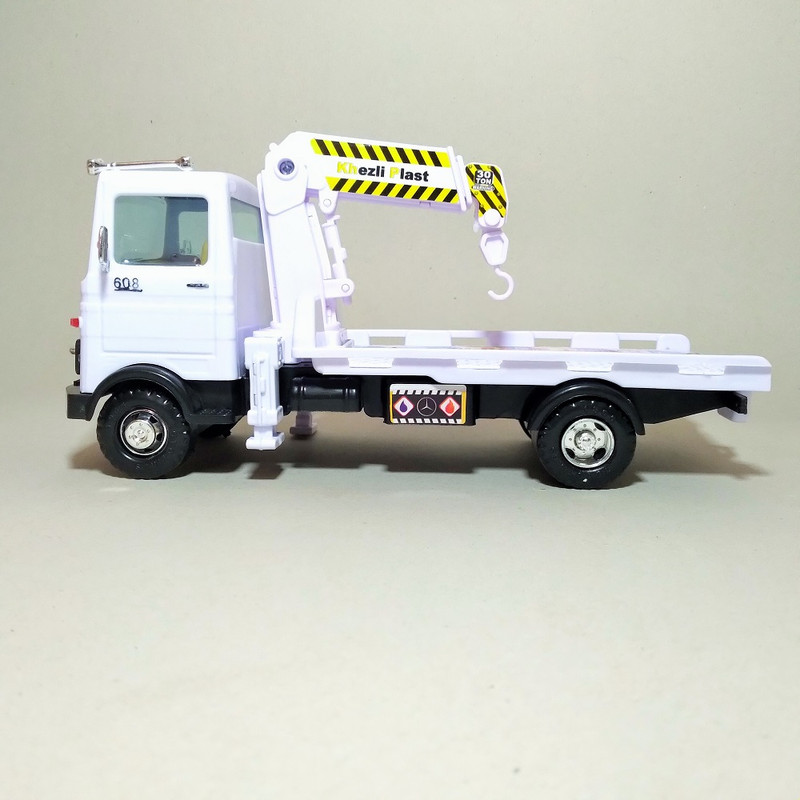 ماشین بازی مدل کامیون خاور جرثقیل کد DBS_10512 مجموعه دو عددی